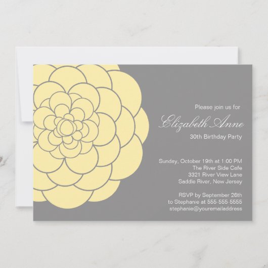 Modern Yellow Dahlia Bloom Birthday Party Kaart (Voorkant)
