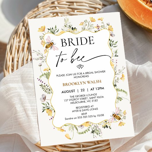 Modern Yellow Floral Bride to Bee Vrijgezellenfees Kaart