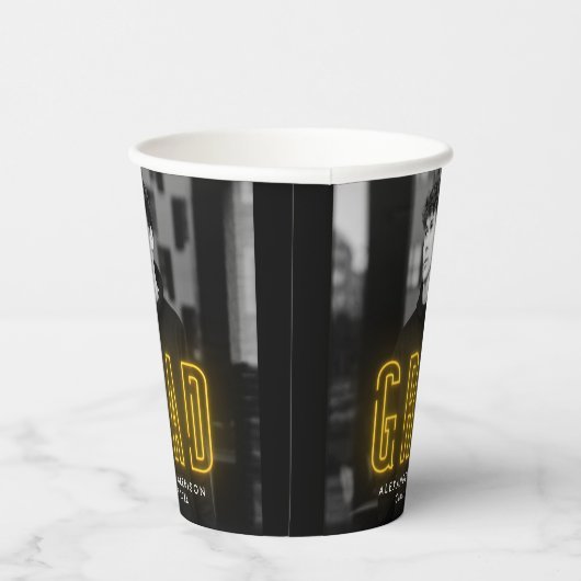 Modern Yellow Neon Afstuderen Papieren Bekers (Rechts)