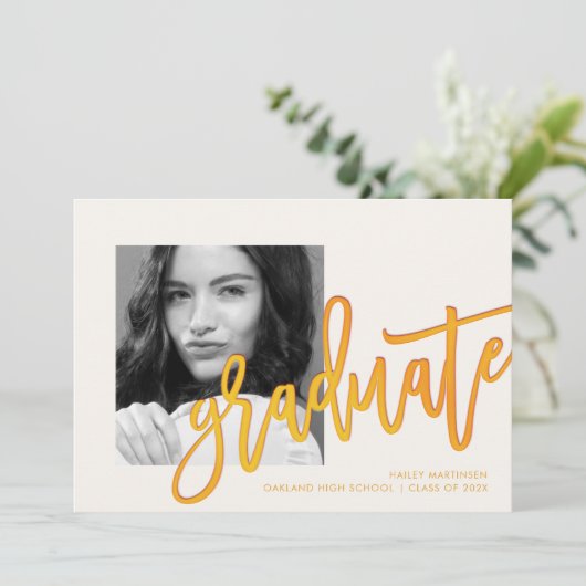 Modern Yellow Ombre Typography Photo Afstudeerder  Kaart (Staand voorkant)