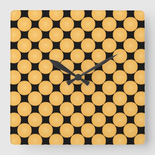 Modern Yellow Polka Dot Vierkante Klok (Voorkant)