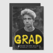 Modern Yellow Spray Paint Photo Afstuderen Magnetische Uitnodiging (Voorkant / Achterkant)