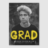 Modern Yellow Spray Paint Photo Afstuderen Magnetische Uitnodiging (Voorkant)