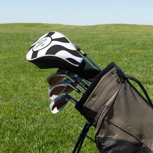 Modern Zebra Monogram Zwart Wit Strepen Golfheadcover (Insitu)