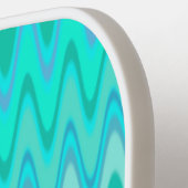 Modern zigzagpatroon - golven in turquoise pickleball paddle (Links Detail)