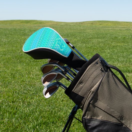 Modern zigzagpatroon - turquoise monogram golfheadcover (Insitu)