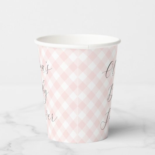 Modern + Zoet Licht Roze Gingham Baby shower Papieren Bekers (Rechts)