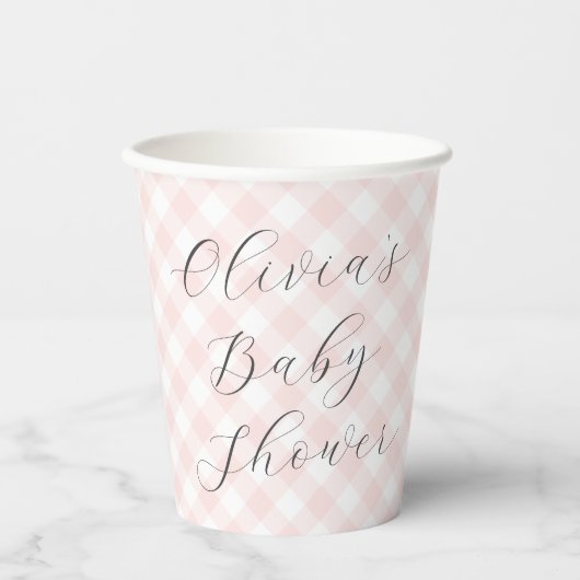 Modern + Zoet Licht Roze Gingham Baby shower Papieren Bekers (Voorkant)
