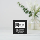 Modern zwart aangepast logo en QR-code Vierkante Visitekaartje (Staand voorkant)