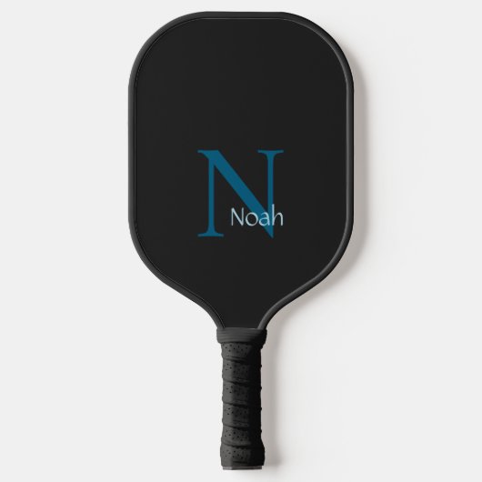 Modern Zwart Blauw Aangepaste Monogram Naam Pickleball Paddle (Voorkant)