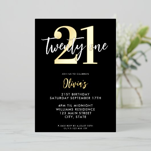 Modern Zwart en Goud Elegant 21e Verjaardag Folie Uitnodiging (Staand Voorkant)