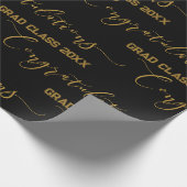 Modern Zwart en Goud Gefeliciteerd Afstuderen Cadeaupapier (Hoek)
