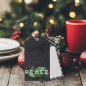 Modern zwart en groen met Holly Berry Peace Cadeaulabel