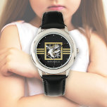 Modern Zwart Goud Kunstschaatsen / Schaatsen Horloge<br><div class="desc">Het ontwerp is voorzien van een paar schaatsen op een sneeuwvlokcrest met zwarte en nepgoudglitterachtergrond. Dit elegante wintersportontwerp is een cool modern en uniek polshorloge met gepersonaliseerde tekst voor meisjes.</div>