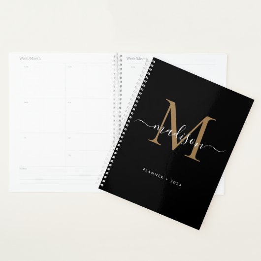 Modern Zwart Goud Meisje Monogram Script Naam 2024 Planner (Display)