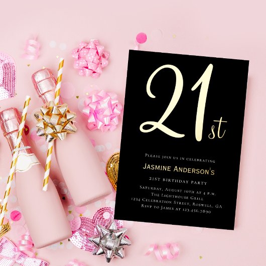 Modern zwart goud minimaal stijlvol 21e verjaardag folie uitnodiging