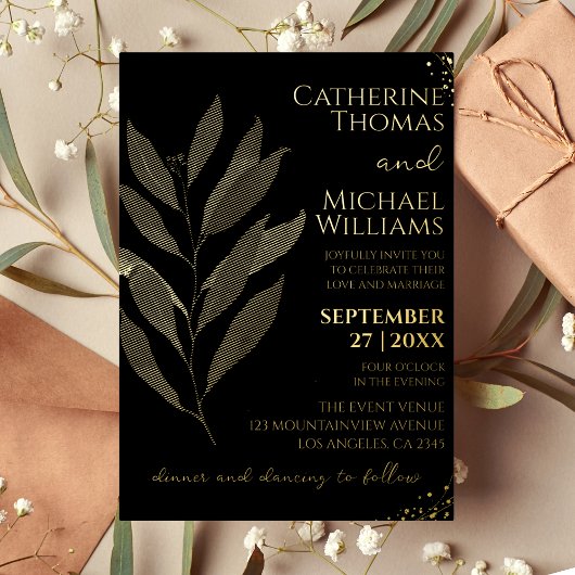 Modern zwart gouden blad bruiloft monogram folie uitnodiging