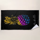 Modern zwart Kleurrijke Ananas | Aangepast Strandlaken (Voorkant)