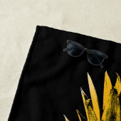 Modern zwart Kleurrijke Ananas | Aangepast Strandlaken (In situ)