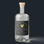 Modern Zwart Limoncello Drankenlabel Likeurfles Etiket<br><div class="desc">waterverf citroen en bladeren, limoncello likeur flesetiket. De achtergrondkleur, die in zwart wordt getoond, kan worden aangepast.</div>