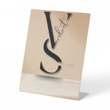 Modern zwart monogram "VS" voetstuk bord