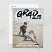 Modern zwart penseelscript, Afstuderen volledige f Uitnodiging Briefkaart (Voorkant / Achterkant)