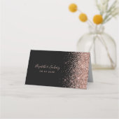 Modern zwart Roos Gold Glitter Edge Wedding Plaatskaartje (Achterkant)