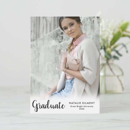 Modern zwart script Afstuderen foto-Afstuderen Aankondiging (Staand voorkant)