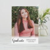 Modern zwart script Afstuderen foto-Afstuderen Aankondiging (Staand voorkant)