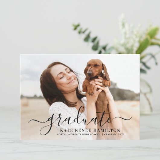 Modern zwart script Afstuderen foto-Afstuderen Kaart (Staand voorkant)