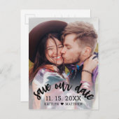 Modern Zwart Script Foto Bruiloft Save Our Date Aankondigingskaart (Voorkant / Achterkant)