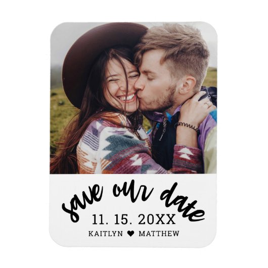 Modern Zwart Script Foto Bruiloft Save Our Date Magneet (Verticaal)