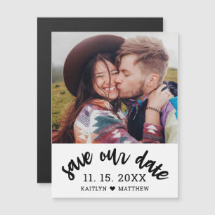 Modern Zwart Script Foto Bruiloft Save Our Date Magnetische Uitnodiging