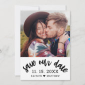 Modern zwart script foto minimalistische bruiloft save the date (Voorkant)