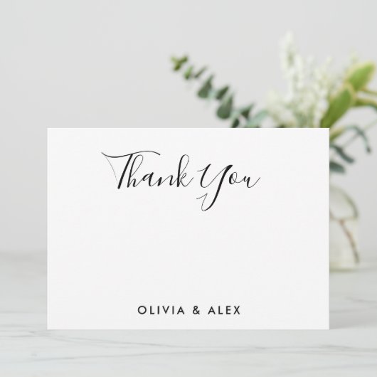 Modern zwart script gepersonaliseerde bruiloft bedankkaart (Staand voorkant)