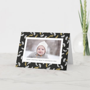 Modern zwart script Gold Pine Mistletoe Kerstmis Feestdagen Kaart