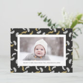 Modern zwart script Gold Pine Mistletoe Kerstmis Feestdagenkaart (Staand voorkant)