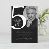 Modern zwart-wit 50e foto verjaardagsfeestje kaart (Staand voorkant)