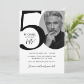 Modern zwart-wit 50e foto verjaardagsfeestje kaart (Staand voorkant)