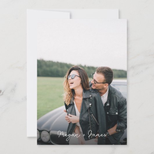 Modern Zwart & Wit Classy Script Bruiloft Kaart (Achterkant)