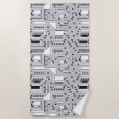 Modern zwart-wit computercircuitpatroon strandlaken (Voorkant)