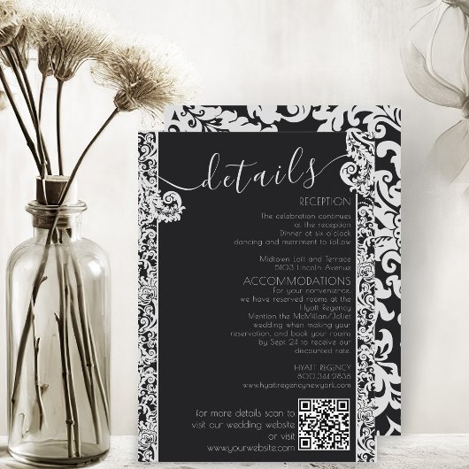 Modern Zwart & Wit Elegant Bloemen Damast Bruiloft Informatiekaartje