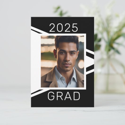 Modern Zwart Wit Foto Afstuderen Aankondiging (Staand voorkant)