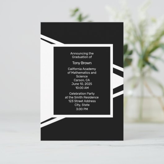 Modern Zwart Wit Foto Afstuderen Aankondiging (Staand voorkant)