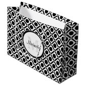 Modern zwart-wit geometrisch monogram en naam groot cadeauzakje (Voorkant Gekanteld)