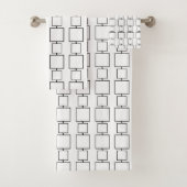 Modern zwart-wit geometrisch patroon bad handdoek (Insitu)