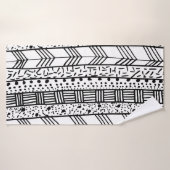 Modern zwart wit geometrische penseelstreken badhanddoek (Badhanddoek)