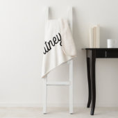 Modern zwart wit gepersonaliseerd monogram en naam sherpa deken (In situ)