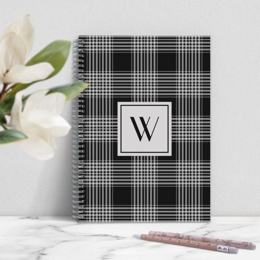Modern zwart-wit geruit monogram notitieboek