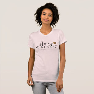 Modern Zwart-wit Honeymooning Gepersonaliseerd T-shirt